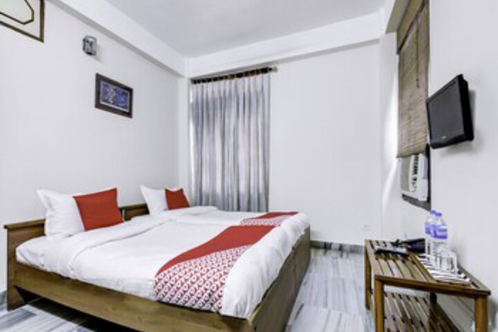 Room 18 of 18