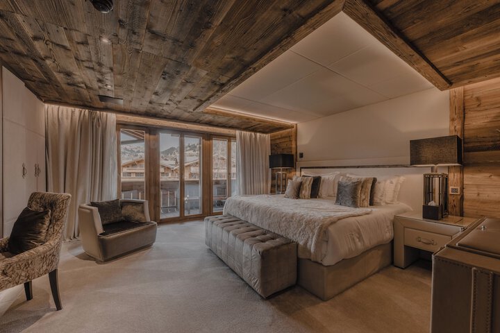 Room 33 of 90