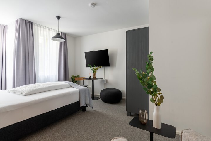 Room 13 of 68