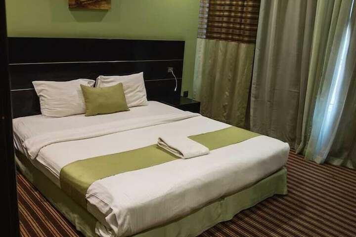 Room 25 of 74