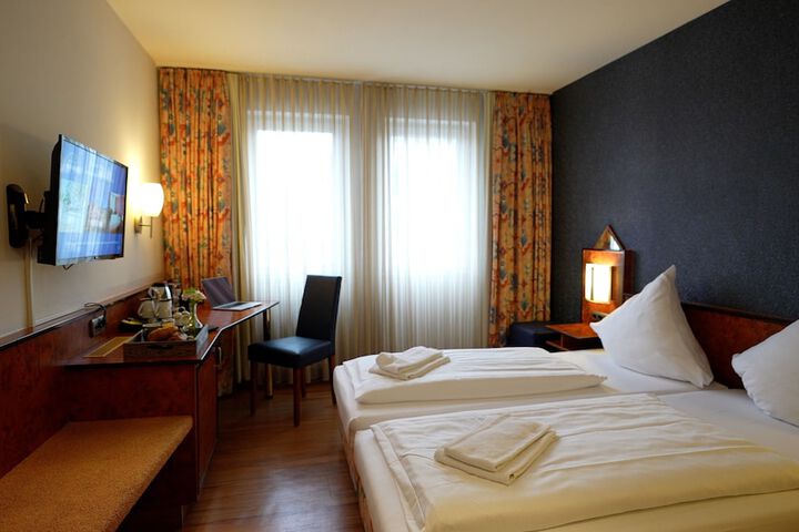 Room 17 of 39