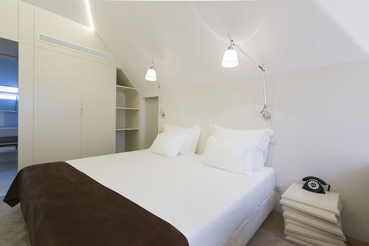 Room 6 of 55