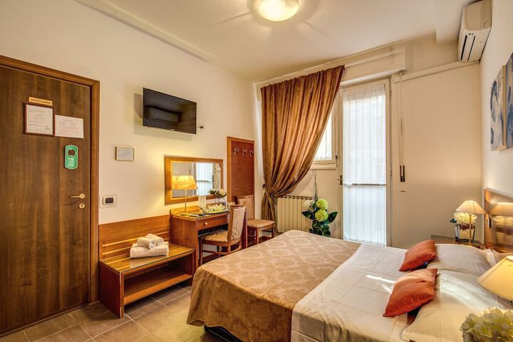 Room 5 of 31