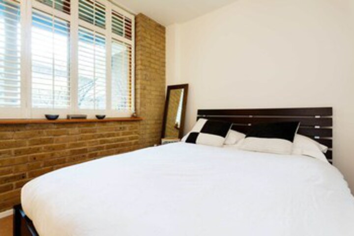 Room 14 of 16