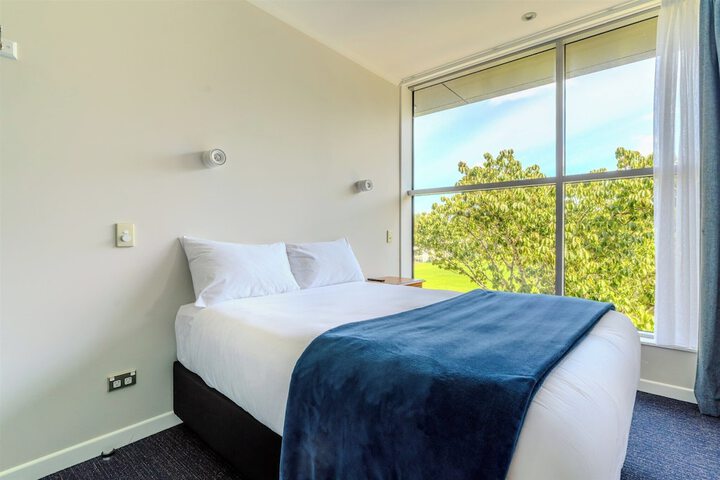 Room 4 of 69