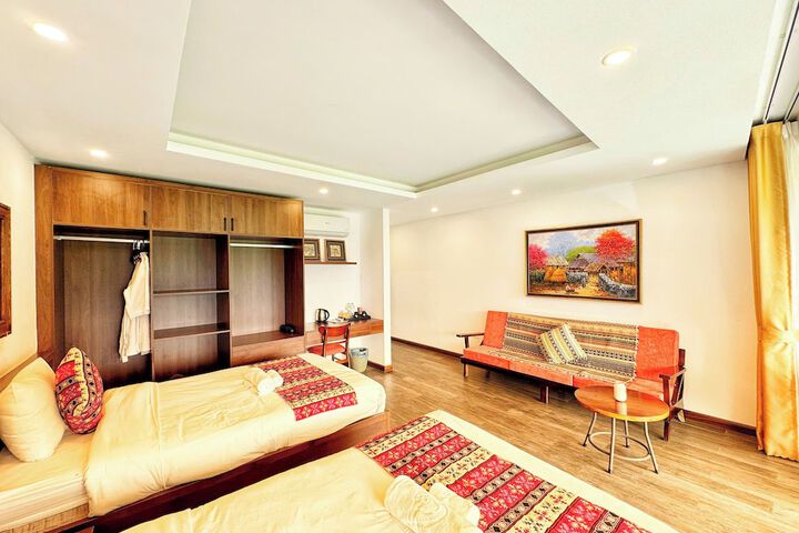 Room 32 of 87
