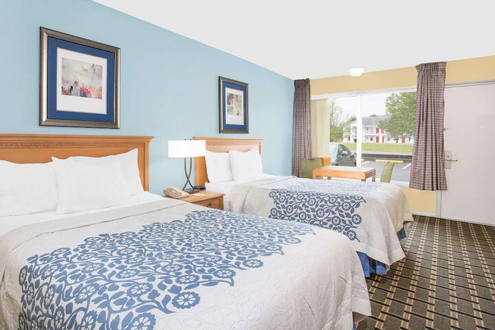 2 Double Beds (5 of 8)
