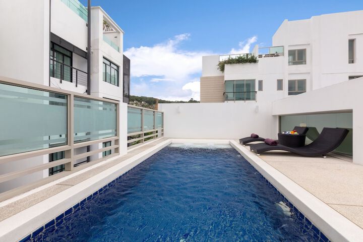 Pool 51 of 61