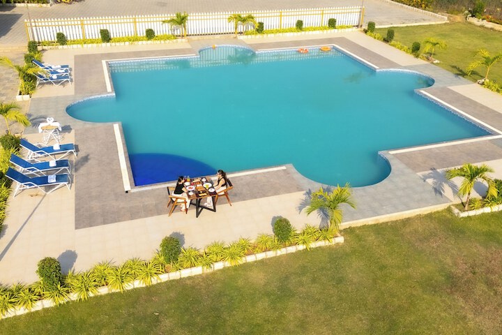 Pool 52 of 139