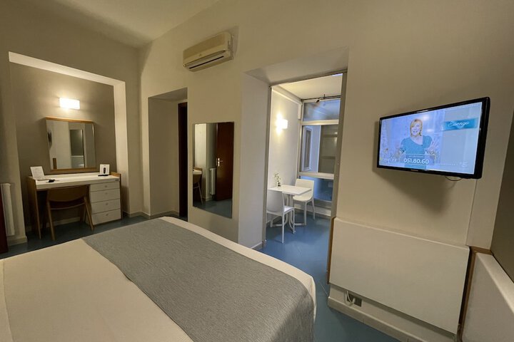 Room 36 of 61