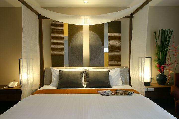 Room 11 of 83