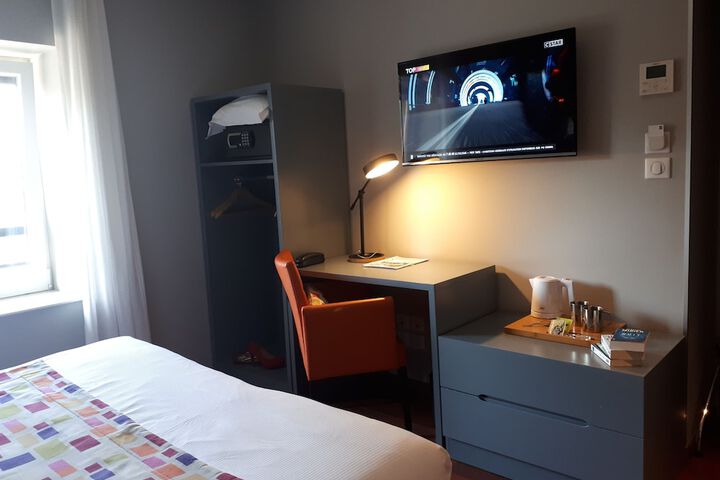 Room 9 of 47