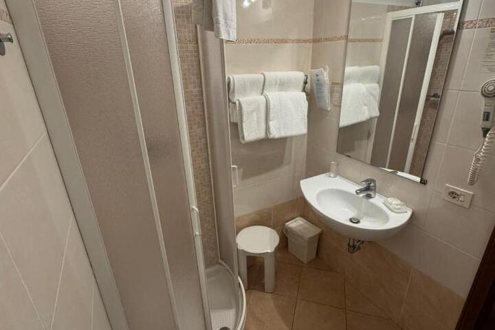 Photo 28