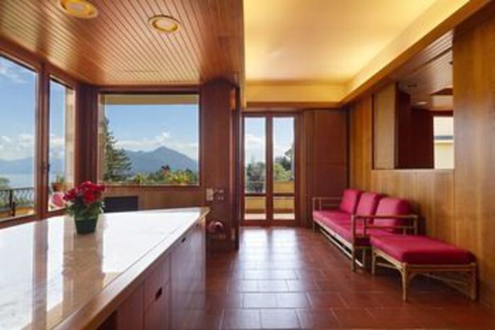 Room 380 of 450