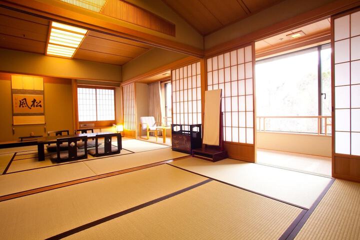 Room 15 of 51