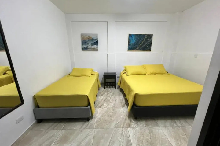 Room 6 of 12