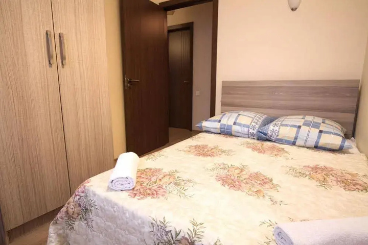 Room 3 of 27