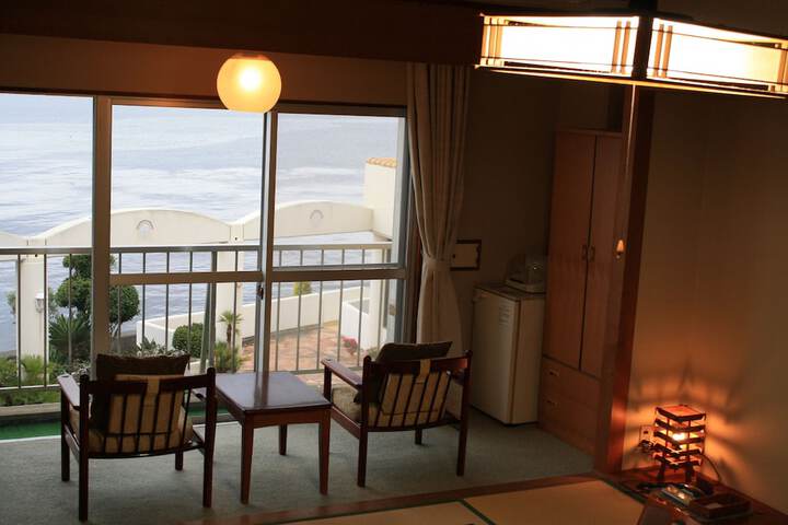 Room 9 of 83