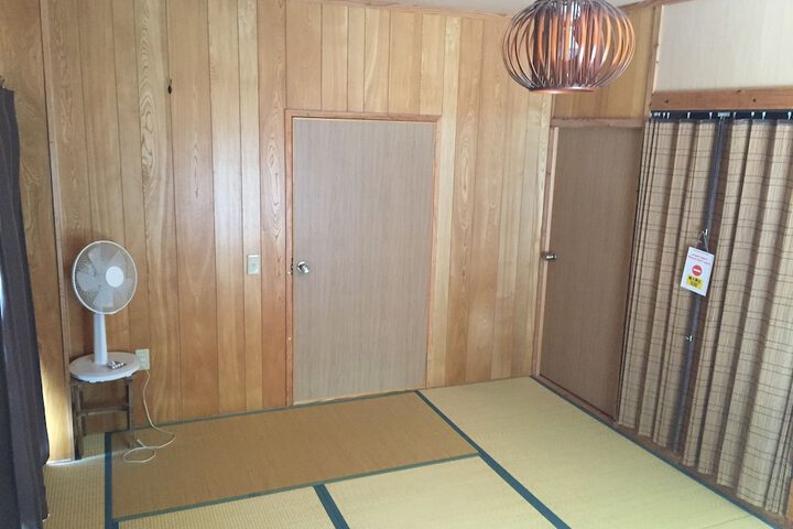 Room 11 of 52