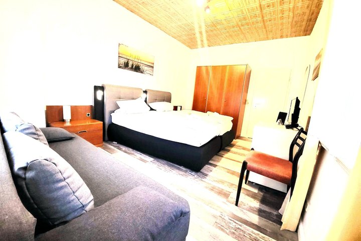 Room 26 of 39