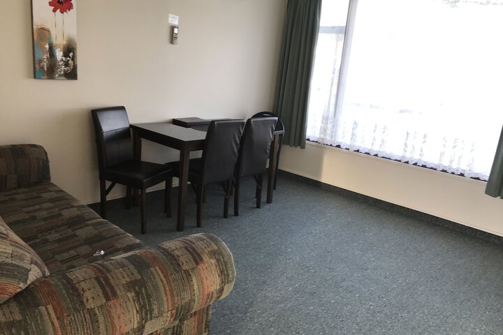 Room 56 of 100