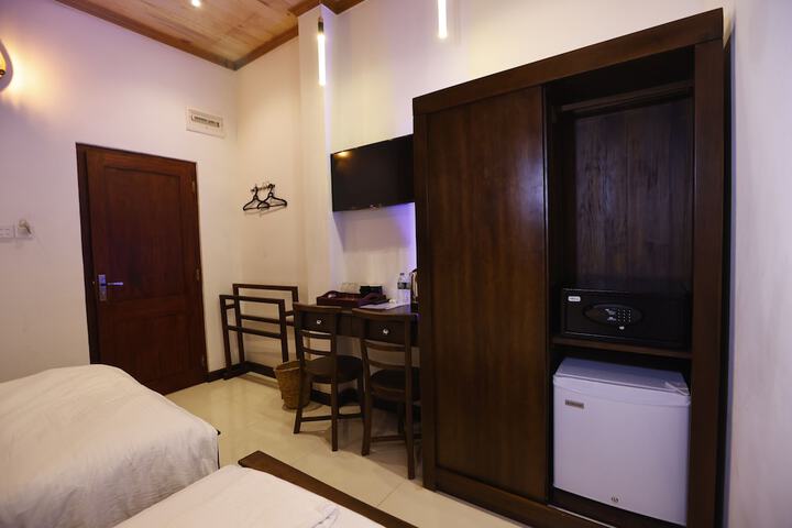 Room 8 of 26