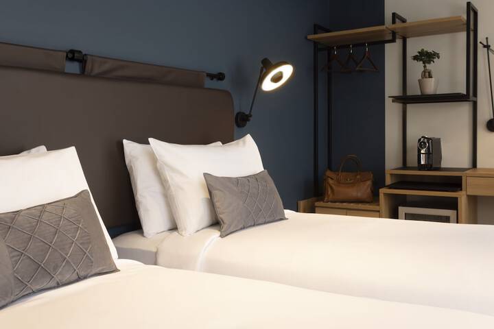 Room 4 of 39