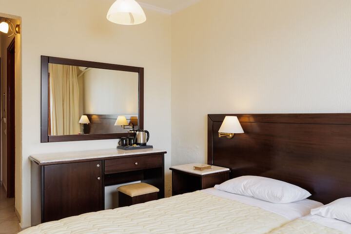 Room 6 of 39