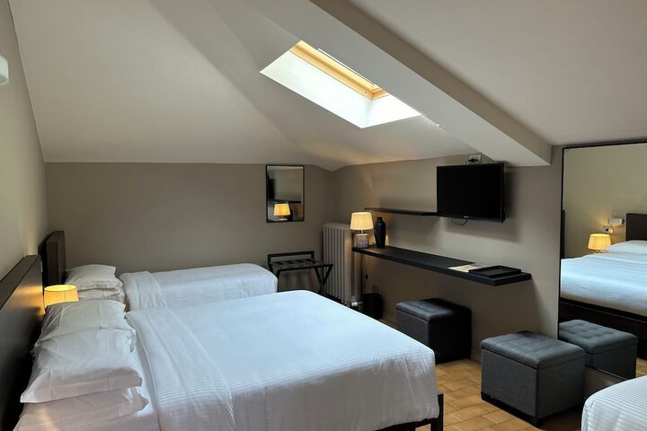 Room 43 of 140