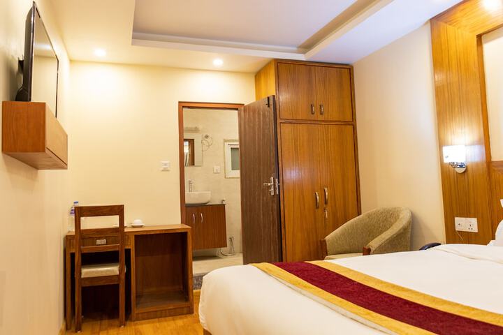 Room 8 of 22