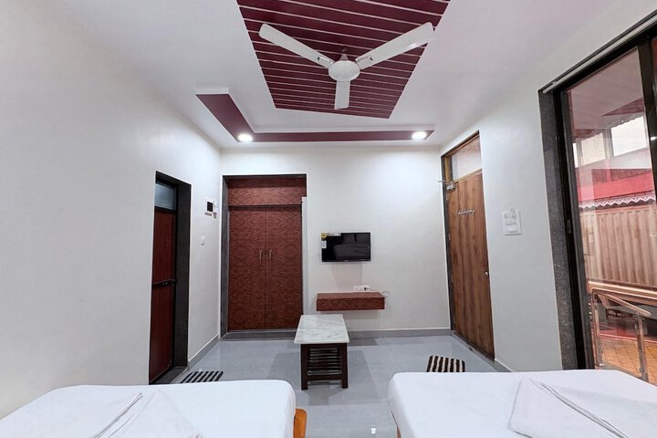 Room 8 of 42