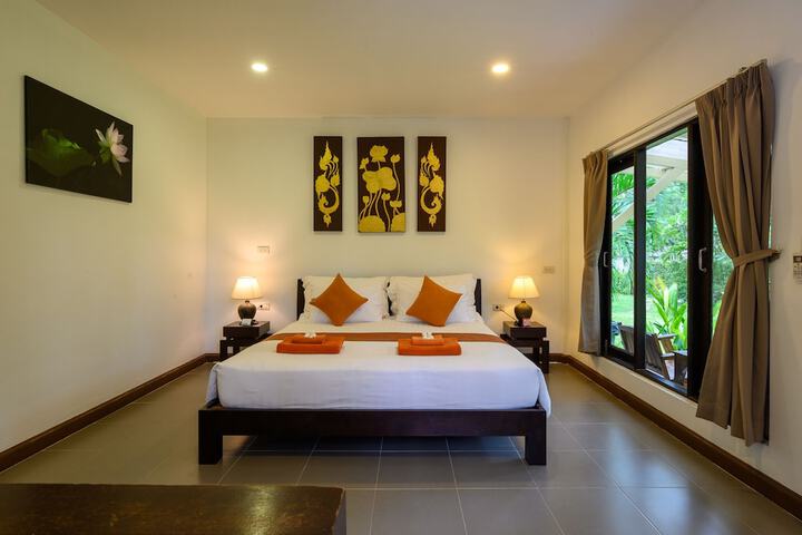 Room 7 of 200