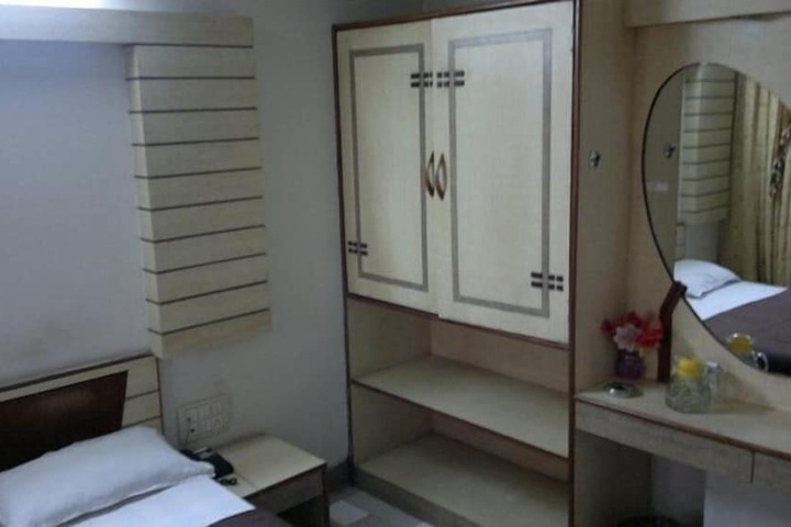 Room 16 of 24