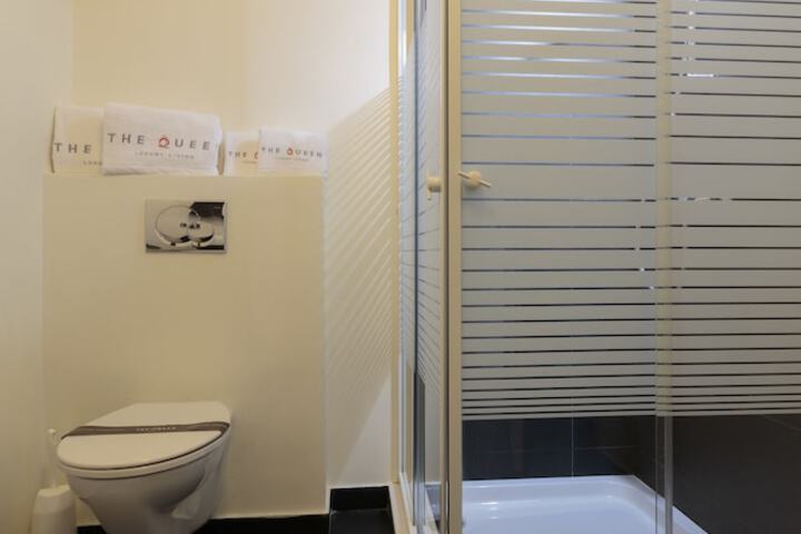 Room 445 of 645