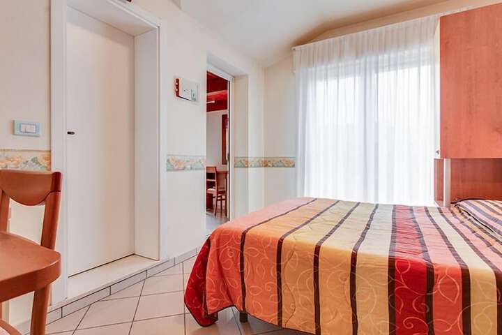Room 15 of 39