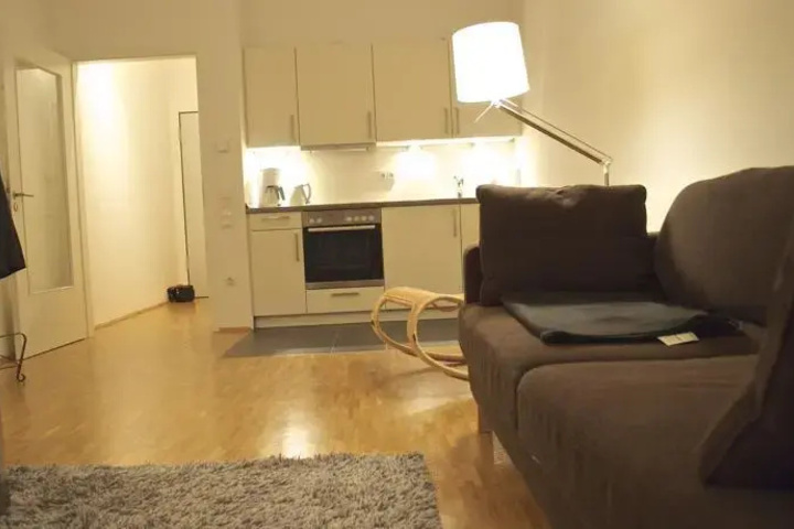 Room 6 of 13