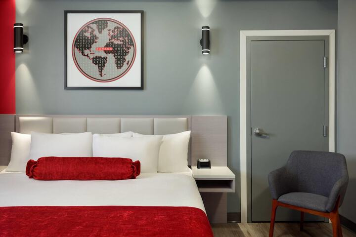 Room 18 of 43