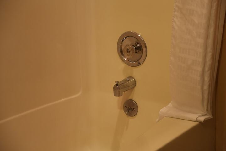 Room 26 of 34