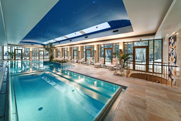 Pool 23 of 35