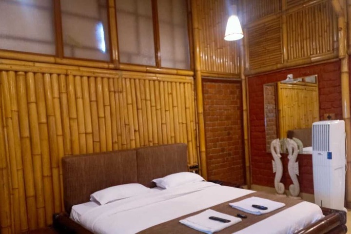 Room 8 of 47