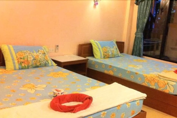 Room 15 of 36