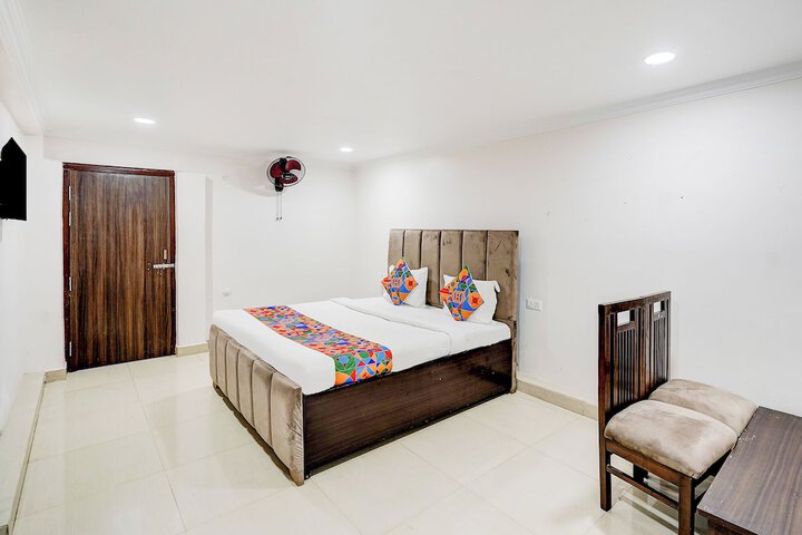 Fabhotel Vista Inn