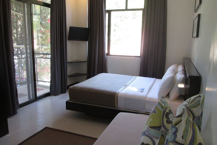 Room 16 of 80