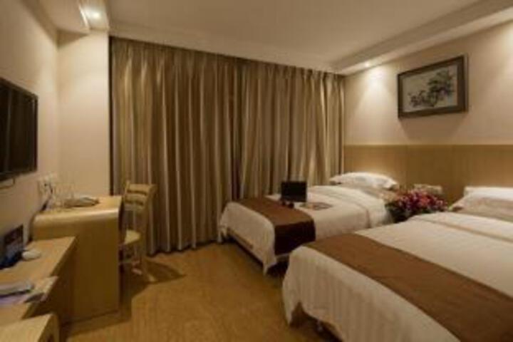 Room 6 of 6