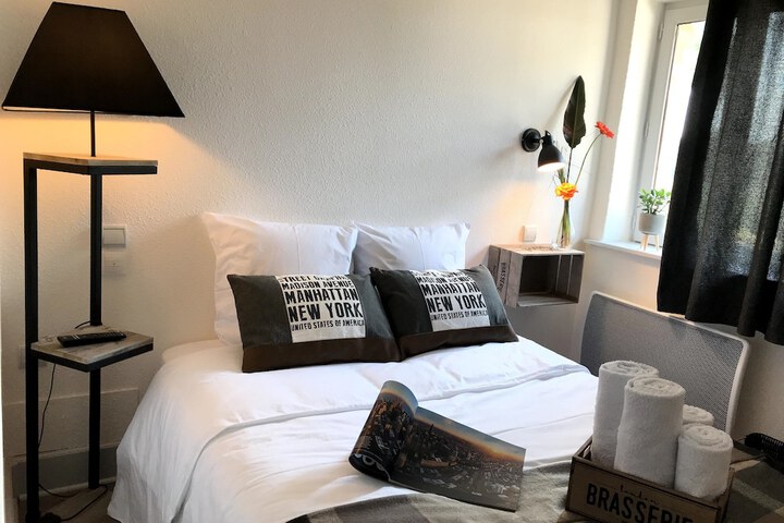 Room 4 of 38