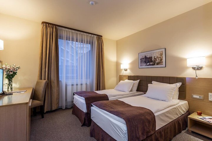 Room 10 of 47