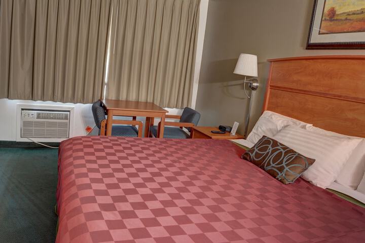 Room 6 of 17