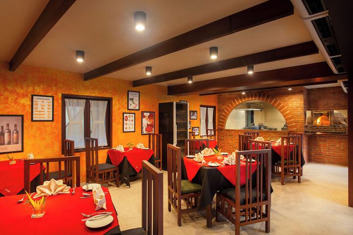 Dining 96 of 153