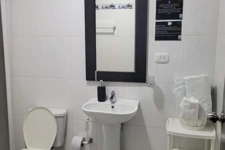 Room 16 of 32