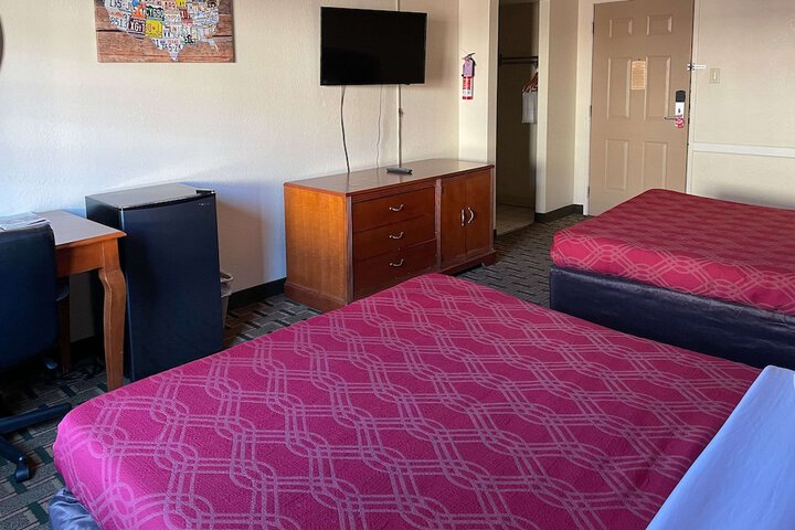 Queen Bed Accessible (6 of 9)